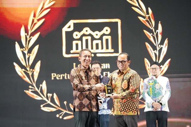 0a4ef6c5 5e51 4089 ae5f 679edac5ae39 Sedang